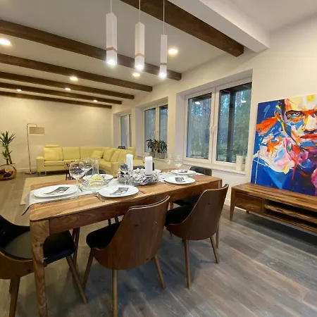 Luksusowa Pod Lasem, - Shared Garden, Sauna, Wood Hot Tub! Hot Tub Seasonal! Apartament Otwock