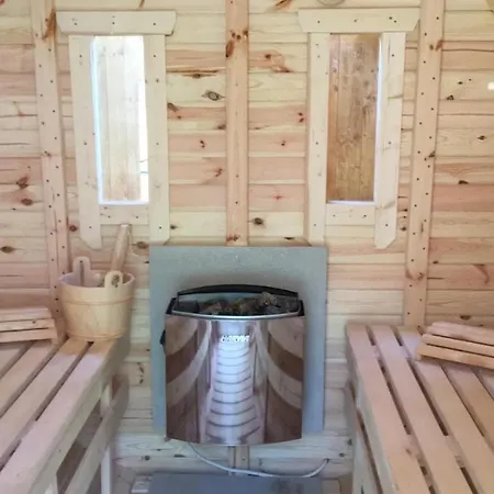 Luksusowa Pod Lasem, - Shared Garden, Sauna, Wood Hot Tub Between Two ! Hot Tub Seasonal To October * Otwock