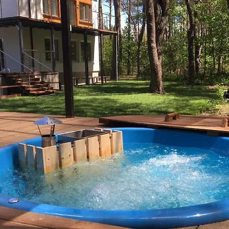 Luksusowa Pod Lasem, - Shared Garden, Sauna, Wood Hot Tub Between Two ! Hot Tub Seasonal To October *