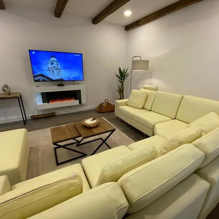 Luksusowa Pod Lasem, - Shared Garden, Sauna, Wood Hot Tub! Hot Tub Seasonal! Apartament Otwock