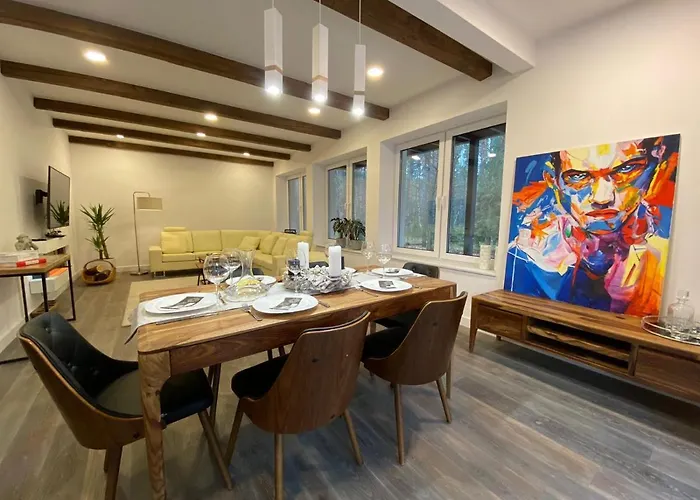 Luksusowa Pod Lasem, - Shared Garden, Sauna, Wood Hot Tub! Hot Tub Seasonal! Appartamento Otwock